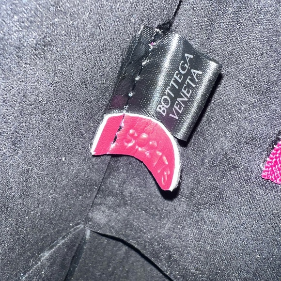 Bottega Veneta Tote Elegant Red Woven Tote Bag Full Zip - Picture 7 of 15